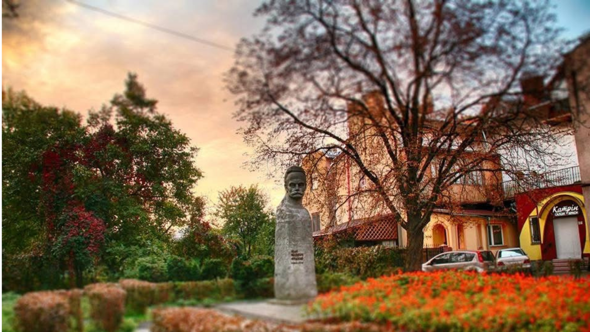 Ретро Франківськ