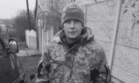 Івано-Франківська обласна рада підтримала звернення до Президента України та Головнокомандувача ЗСУ щодо присвоєння посмертно звання «Герой України» сержанту Сергію Савенку.