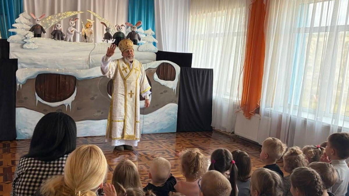 Вистава "Стежечка святого Миколая" у дитячому садку