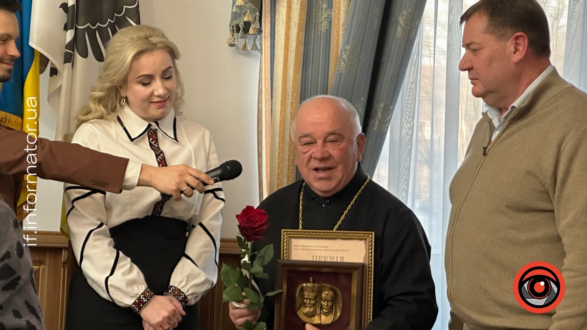 На фото священник Михайло Мельник