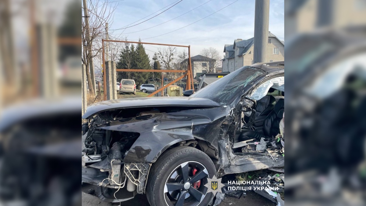 ДТП на вул. Надрічній у Франківську 17 грудня