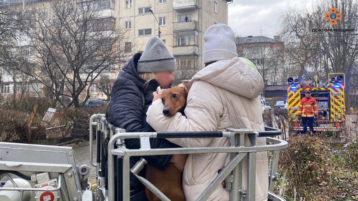 Пожежа на вул. Довженка у Франківську 18 грудня