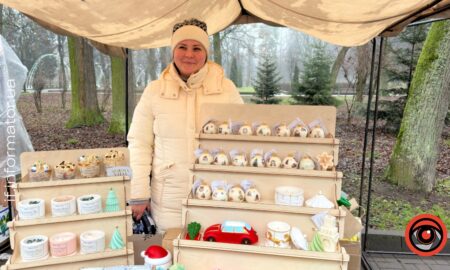 Смаколики, декор і свічки: чим дивує різдвяний ярмарок у Франківську цього року (ФОТО)