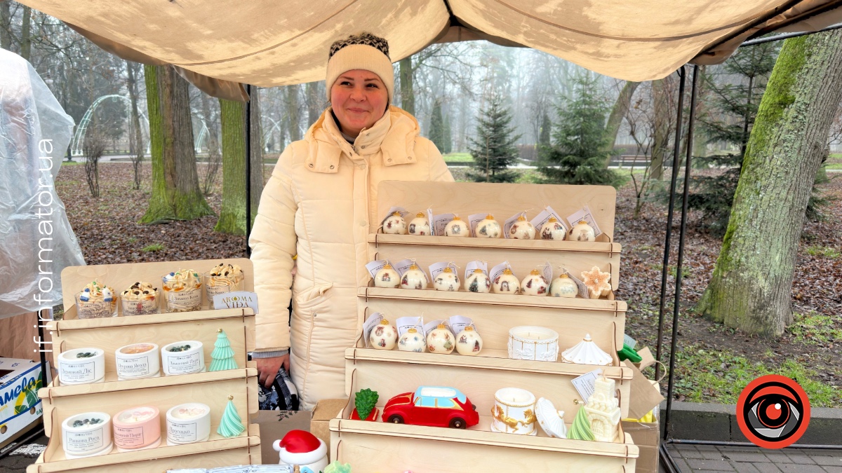 Смаколики, декор і свічки: чим дивує різдвяний ярмарок у Франківську цього року (ФОТО)