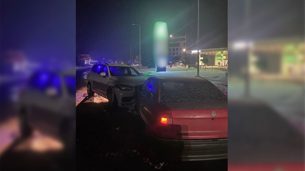 Виїхав на зустрічну смугу: в Івано-Франківську зіткнулися дві автівки