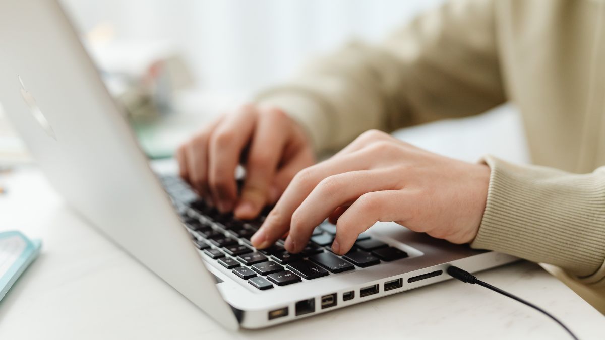 Де в Івано-Франківську можна попрацювати за ноутбуком під час відключень світла