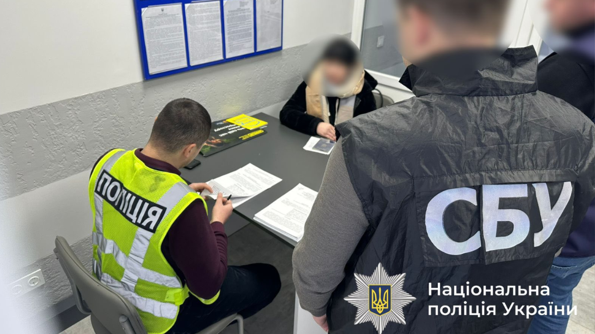 У Яремче працівників вокзалу підозрюють у привласненні коштів за зберігання багажу у камерах схову