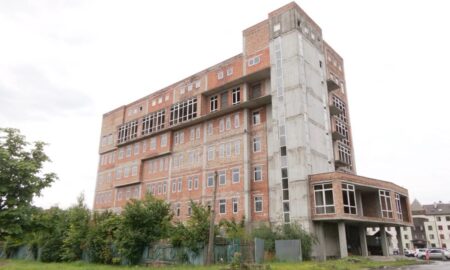 Скільки наразі витратили на будівництво Регіонального реабцентру у Франківську