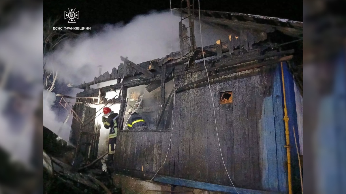 В Івано-Франківську на пожежі виявили тіло чоловіка