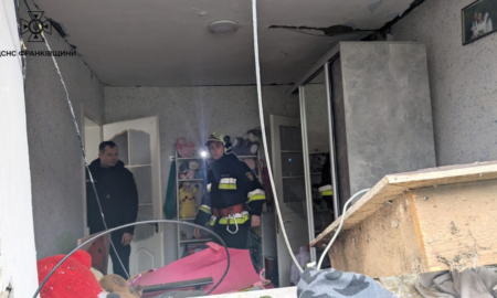 На Прикарпатті стався вибух у приватному будинку: є руйнування і травмовані