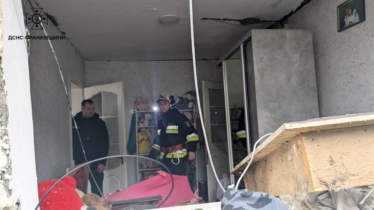 На Прикарпатті стався вибух у приватному будинку: є руйнування і травмовані