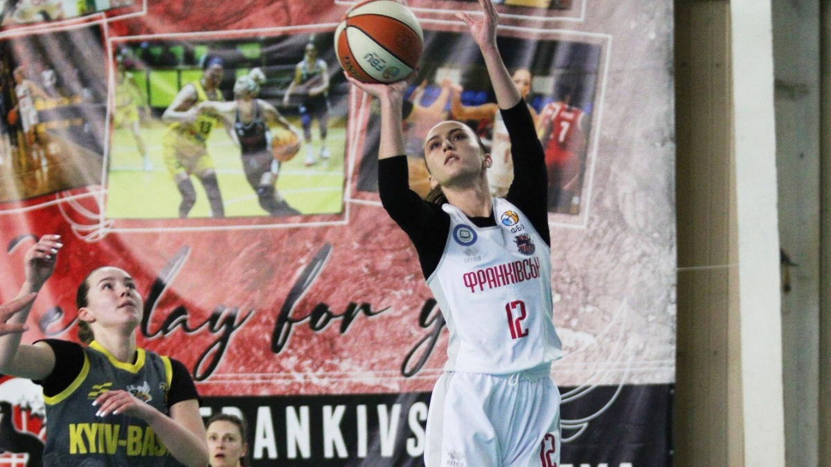 Команда «Франківськ-Прикарпаття» двічі обіграла «Київ-Баскет» у жіночій Суперлізі