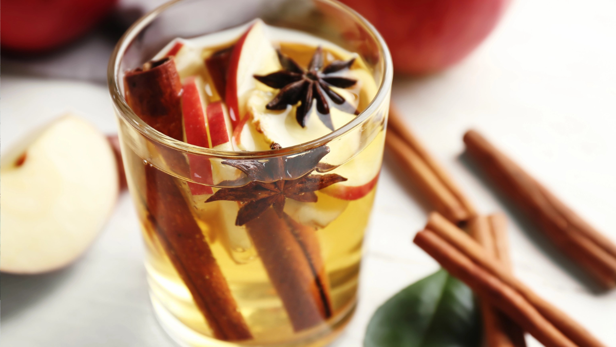 Цікавий рецепт: яблучний чай з прянощами