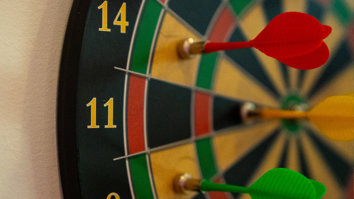 У Франківську ветеранів запрошують на відкритий міський турнір з дартсу