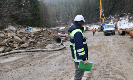 У селі Микуличин Надвірнянського району триває капітальний ремонт ділянки дороги Н-09 Мукачево — Львів