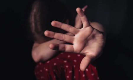 В Івано-Франківську від матері забрали двох дітей