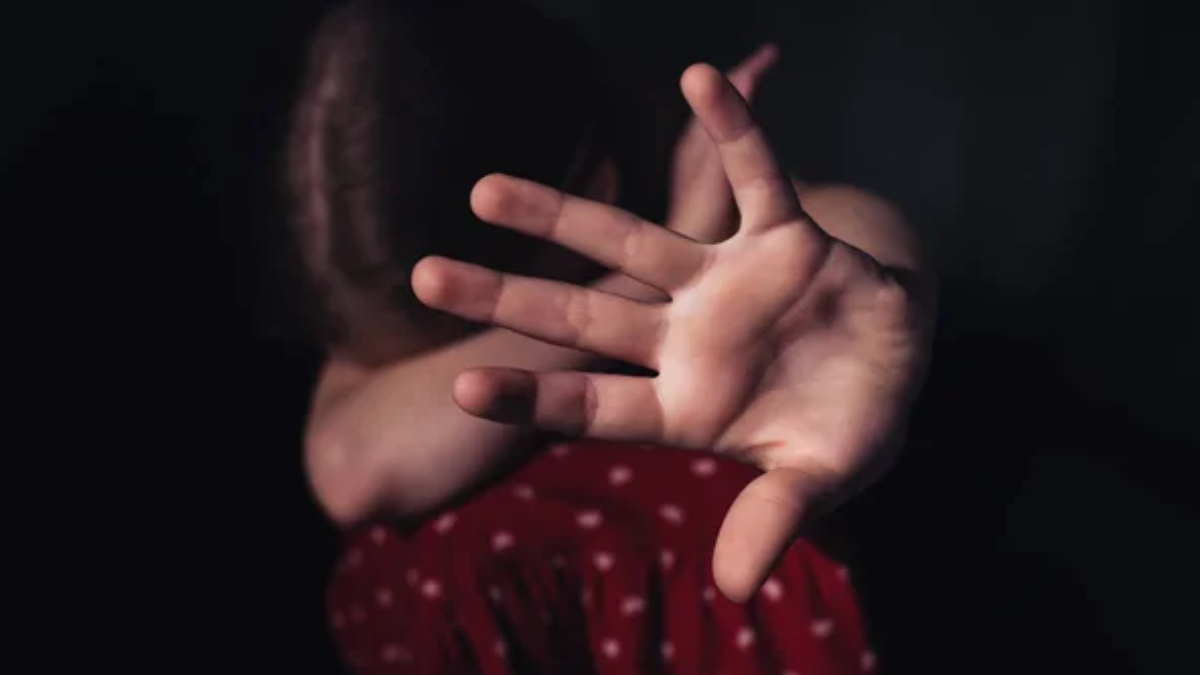 В Івано-Франківську від матері забрали двох дітей