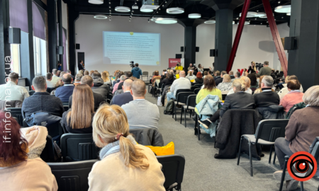 У Франківську проводять перший міський форум ОСББ та управителів