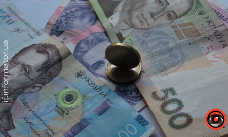 Пообіцяла «очистити родину від проблем»: у Франківську шахрайка ошукала неповнолітню на півмільйона гривень