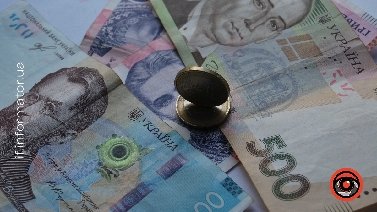 Пообіцяла «очистити родину від проблем»: у Франківську шахрайка ошукала неповнолітню на півмільйона гривень