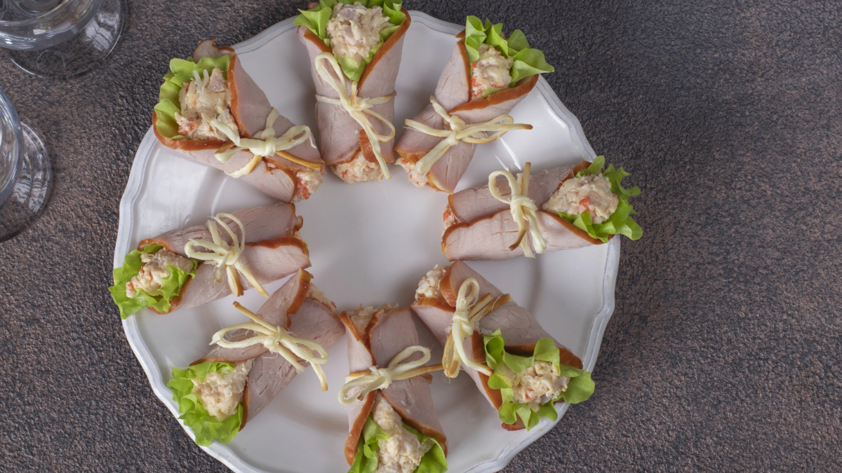 Рулетики з шинкою, для яких не потрібні шпажки