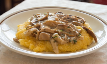 рецепт кукурудзяної кулеші з грибним соусом