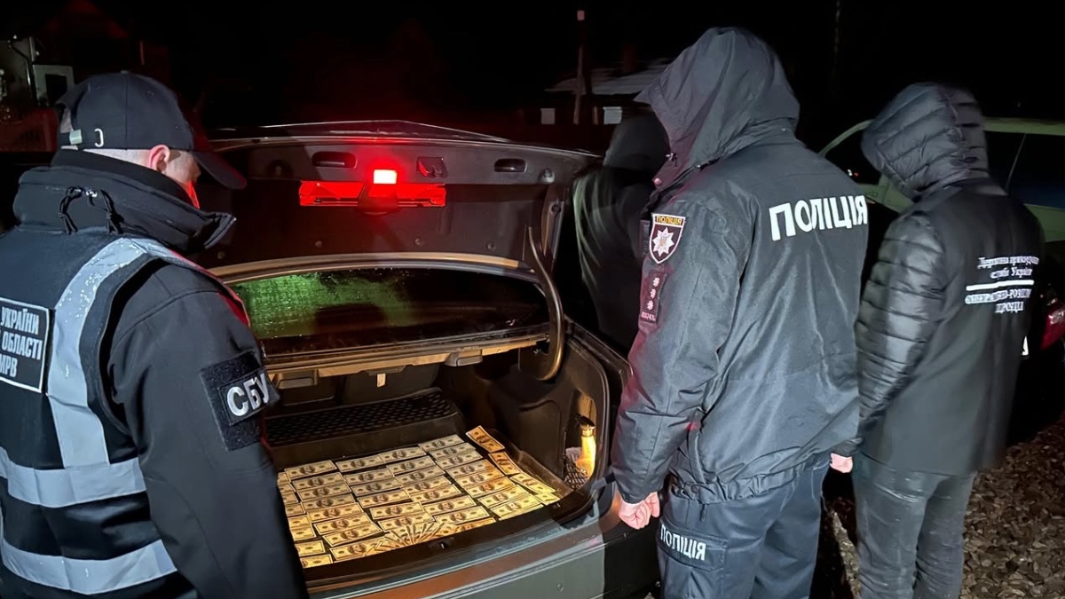 Обшуки у злочинного угруповання