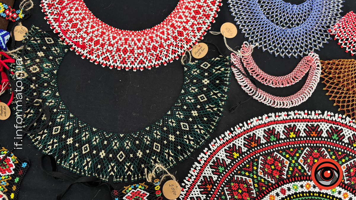 З 12 по 13 лютого в Івано-Франківську на першому поверсі ратуші відбувається благодійний ярмарок