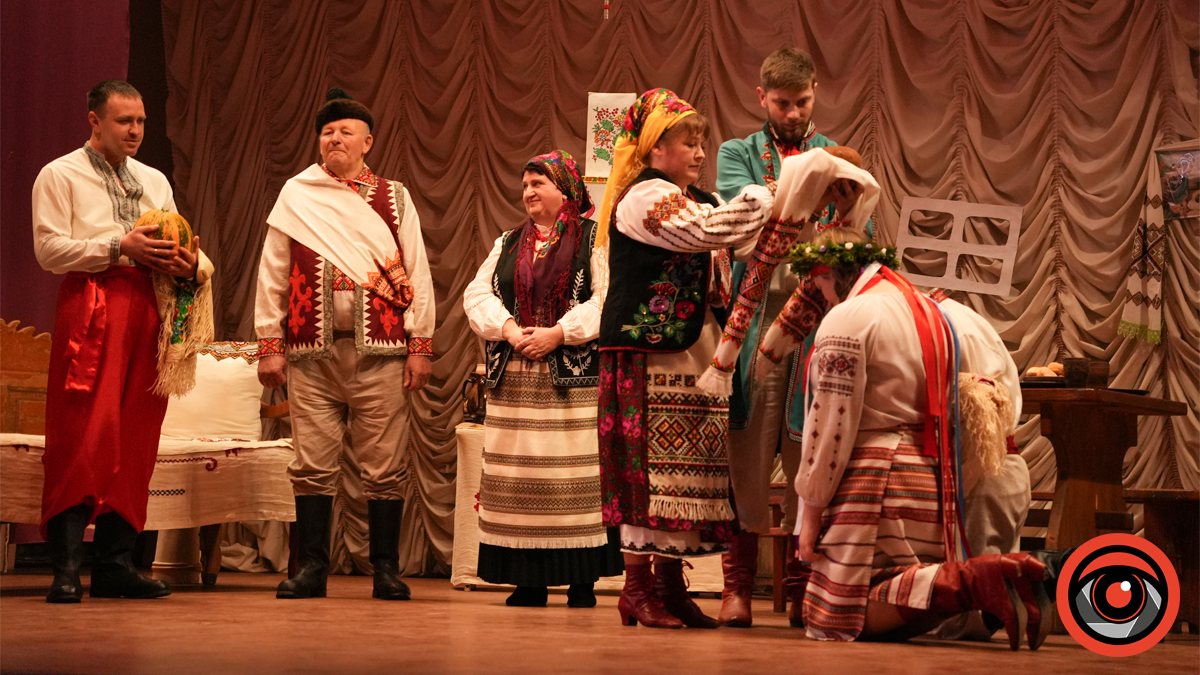 Вистава у Народному домі села Завадка на Калущині