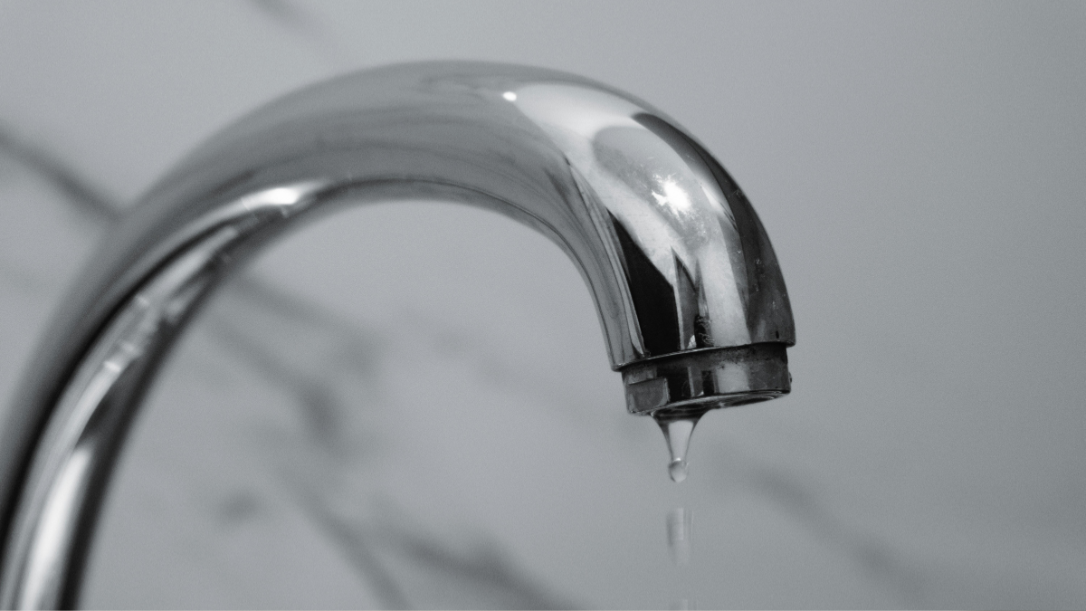 Івано-Франківськ: порив водопроводу біля ЦНАПу, просять зробити запас води