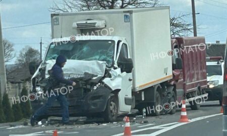 «Не дотримався безпечної швидкості»: на Франківщині трапилася ДТП за участі трьох авто