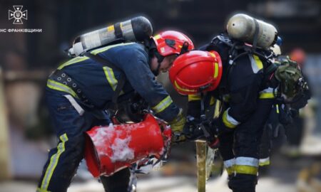 Понад 100 вогнеборців гасили пожежу на Івано-Франківщині