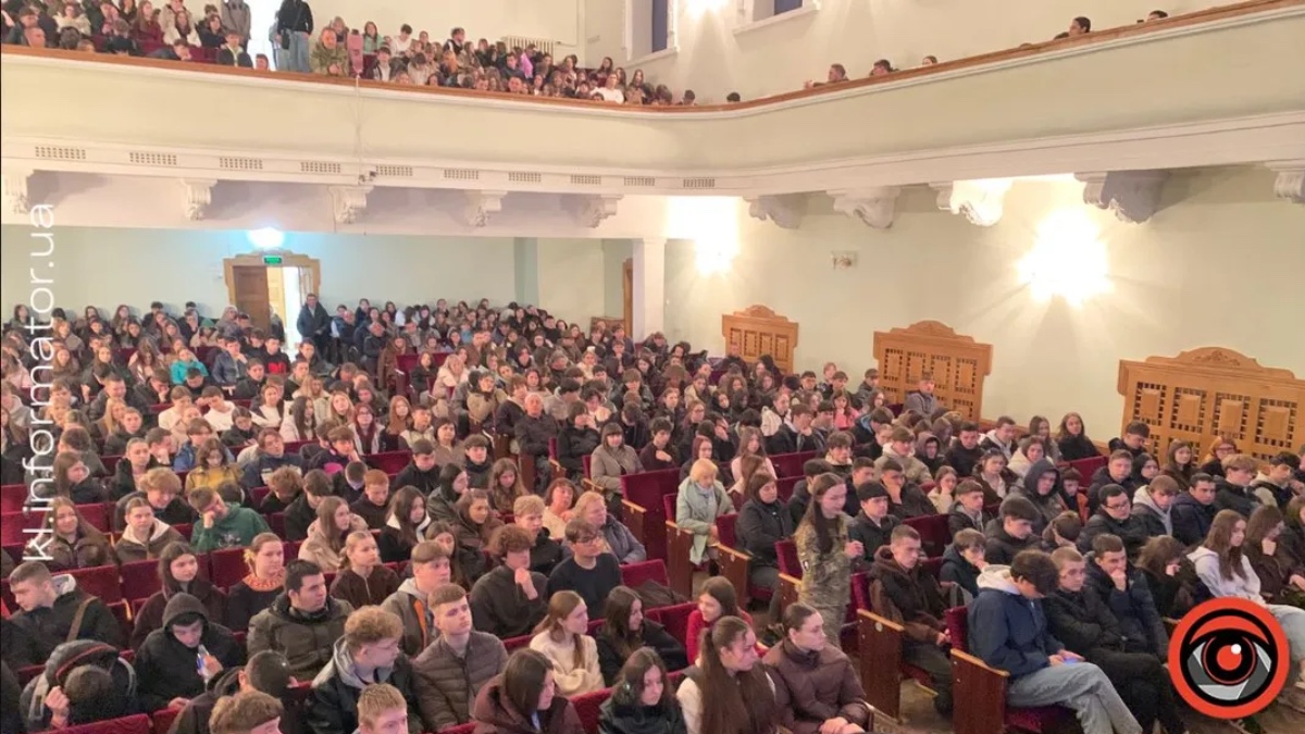 Зустріч старшокласників із представниками Одеської військової академії