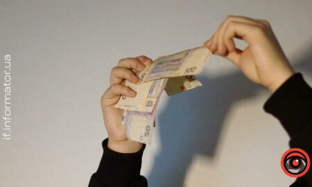 На Франківщині посадовця селищної ради підозрюють у незаконній передачі землі — сума збитків понад 900 тисяч гривень