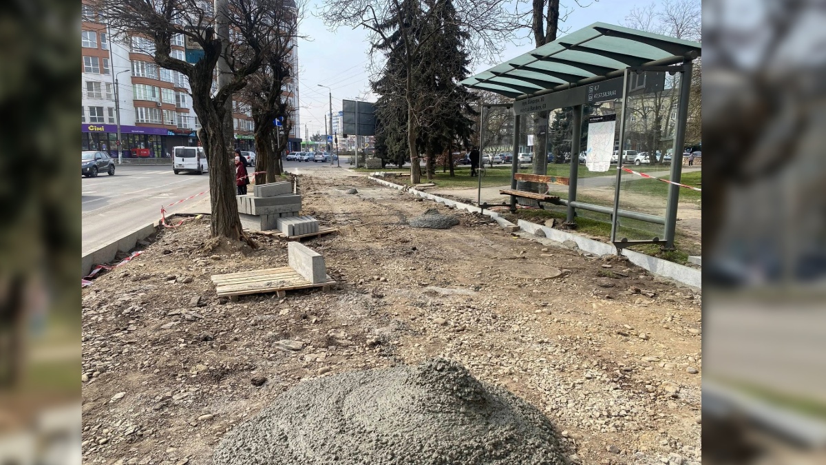 Роботи на вулиці Степана Бандери в Івано-Франківську. Фото: заступник міського голови Михайло Смушак