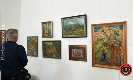 «У кожного в душі має бути частинка світла»: у Франківську відкрили виставку Олега Чуйка «Перехід»