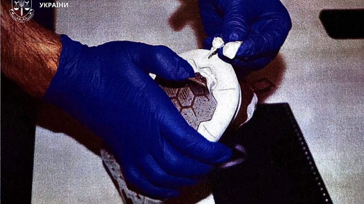 На Прикарпатті засудили трьох мешканців області, які незаконно збували наркотичні засоби у місцях позбавлення волі