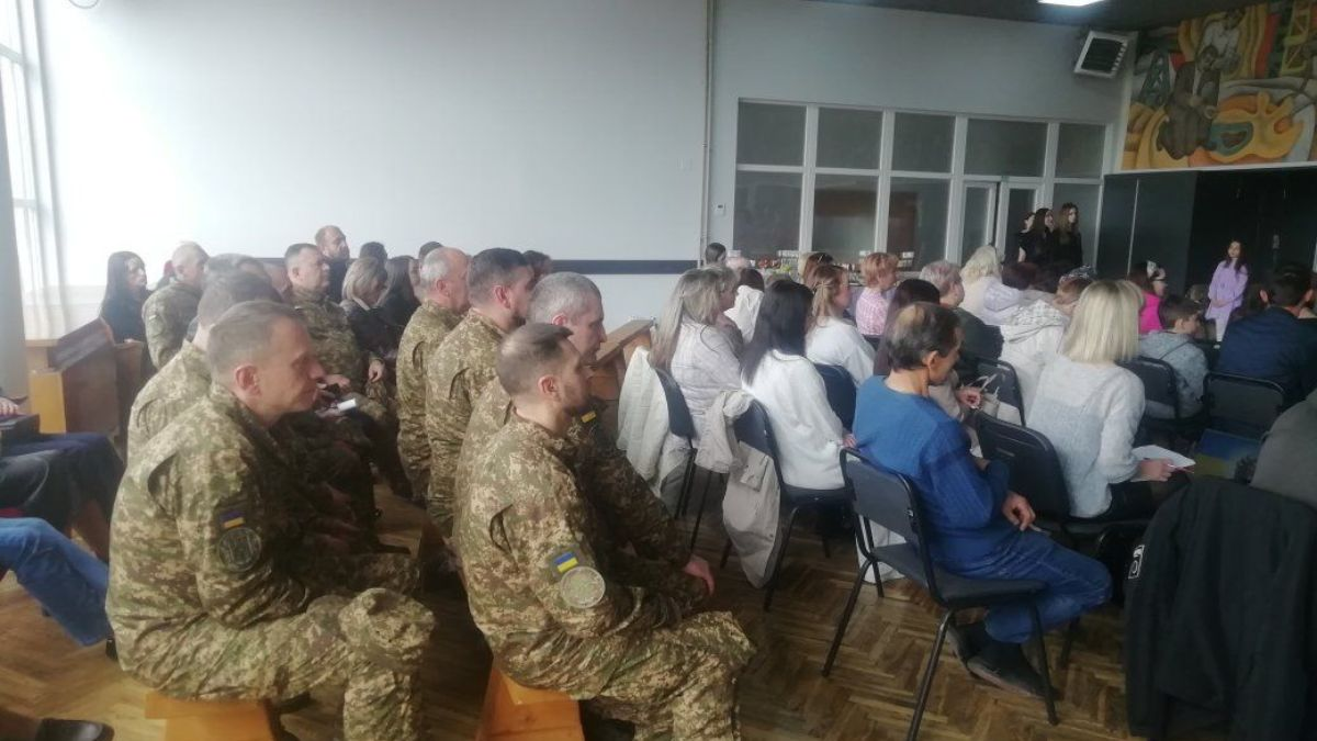 Презентація поетичної збірки «Біль, що не вбиває. Любов, що рятує» Олени Пенгрин у міському Будинку культури імені Володимира Гаразда