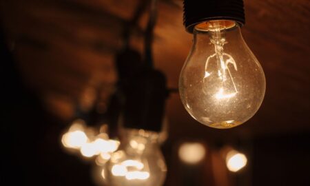 Тарифи на електрику для побутових споживачів залишаються незмінними — Прем’єр-міністерка України Юлія Свириденко