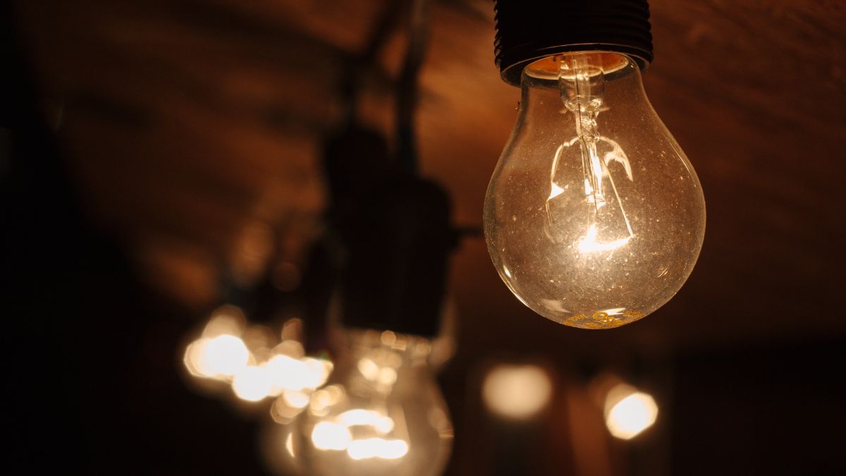 Тарифи на електрику для побутових споживачів залишаються незмінними — Прем’єр-міністерка України Юлія Свириденко