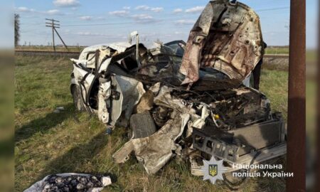 На Прикарпатті легковик зіткнувся із поїздом: є потерпілі