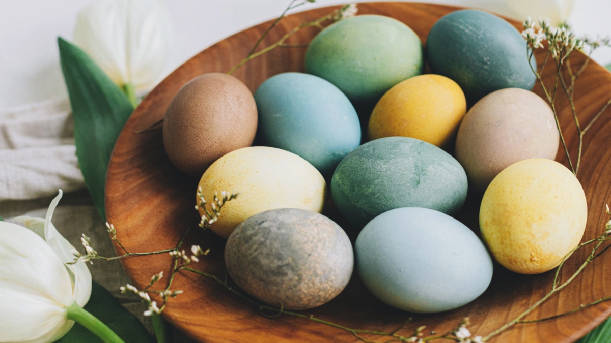 Великодні яйця натуральними барвниками: покроковий метод