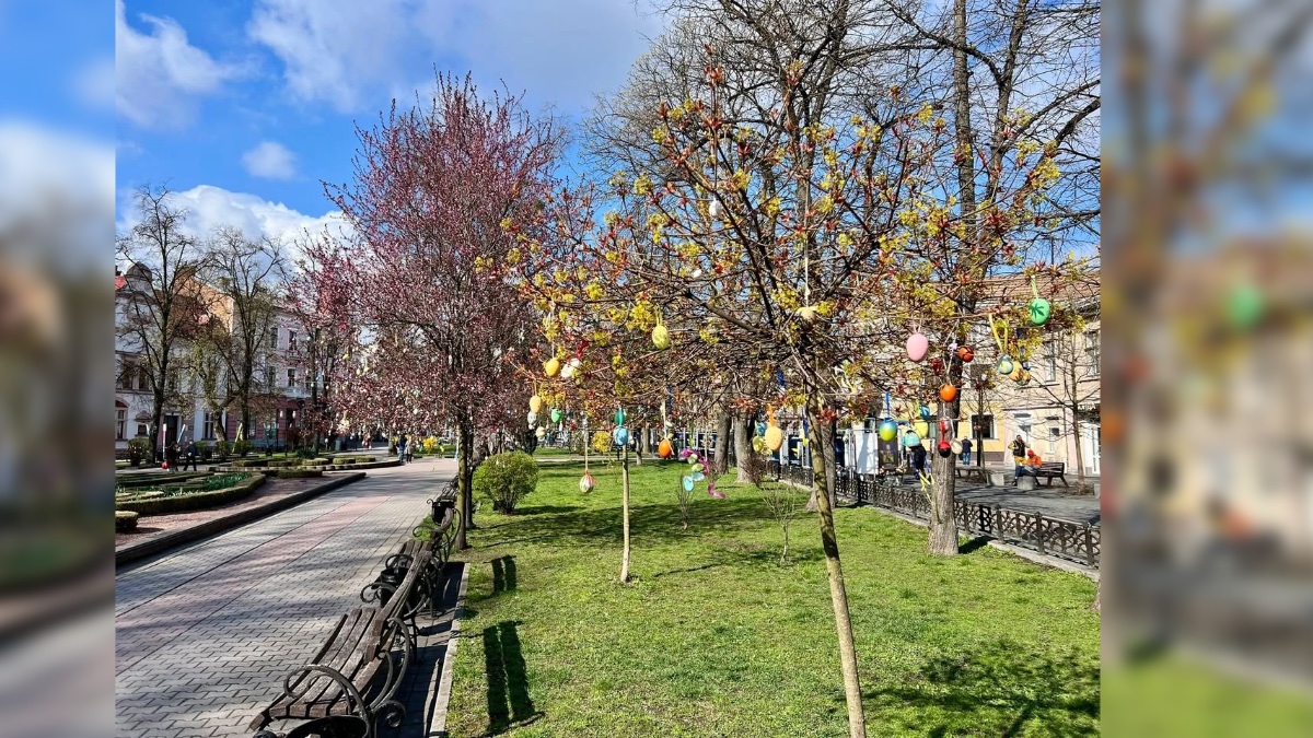 Центр Івано-Франківська напередодні Великодня 10 квітня 2026 року