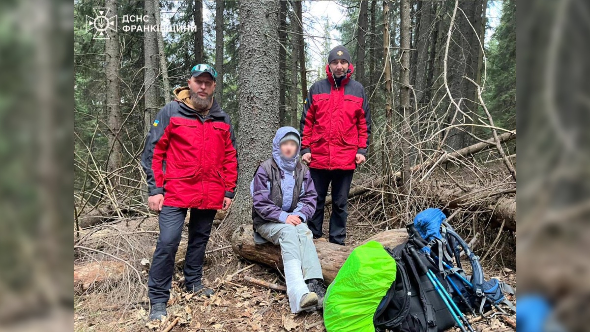 У Карпатах під час підйому на гору травмувалася туристка з Львівщини — їй надали допомогу