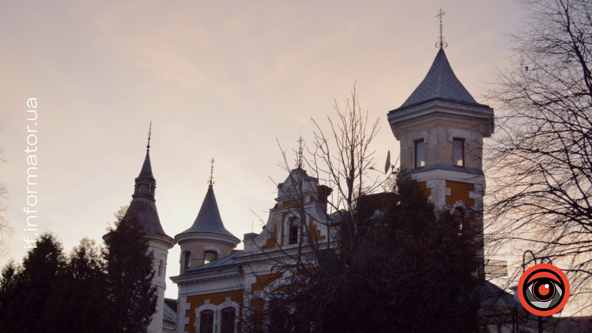 На території Франківщини знаходиться понад 3 тисячі архітектурних і етнографічних пам'яток — Держстат