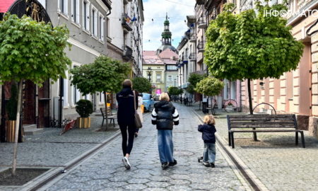Весняний фоторепортаж із вулиць міста