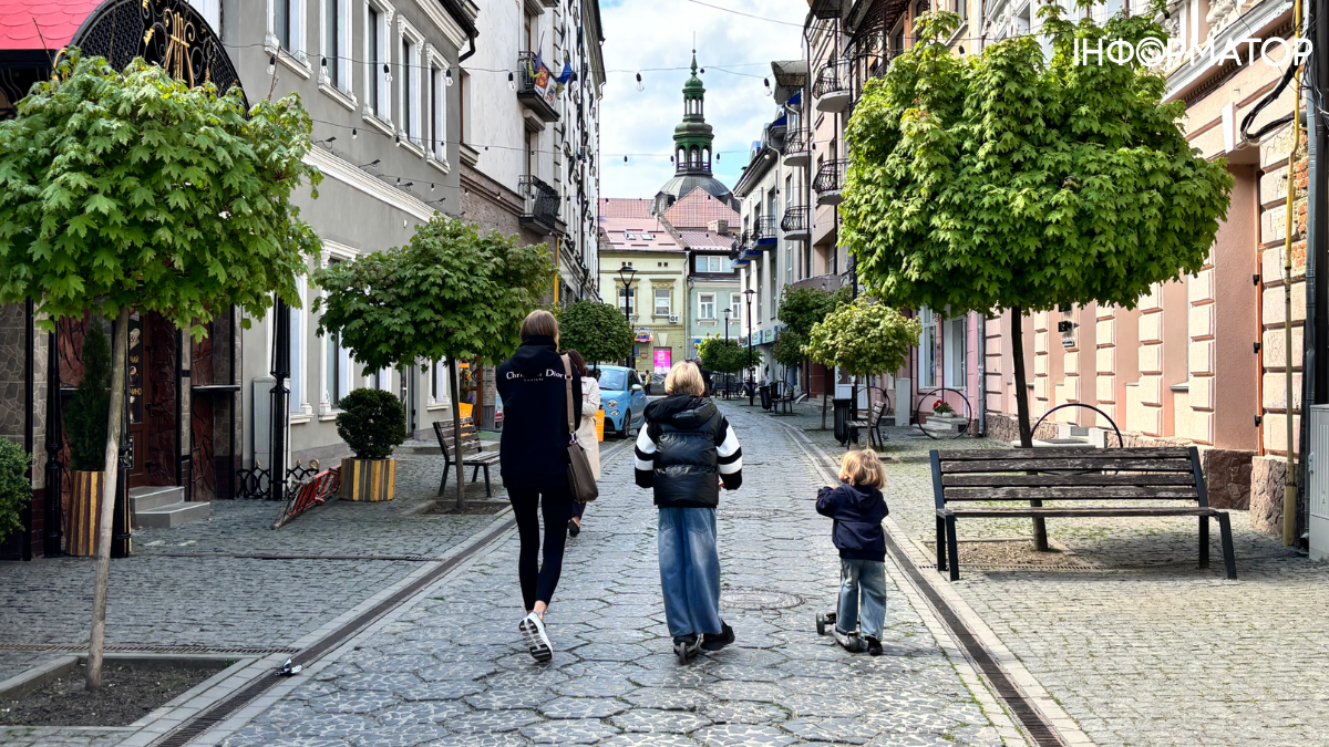 Весняний фоторепортаж із вулиць міста
