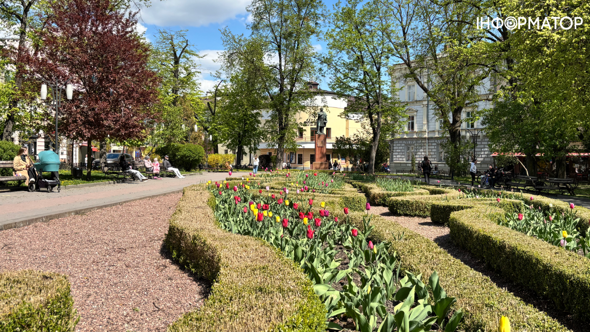 Весняний фоторепортаж із вулиць міста