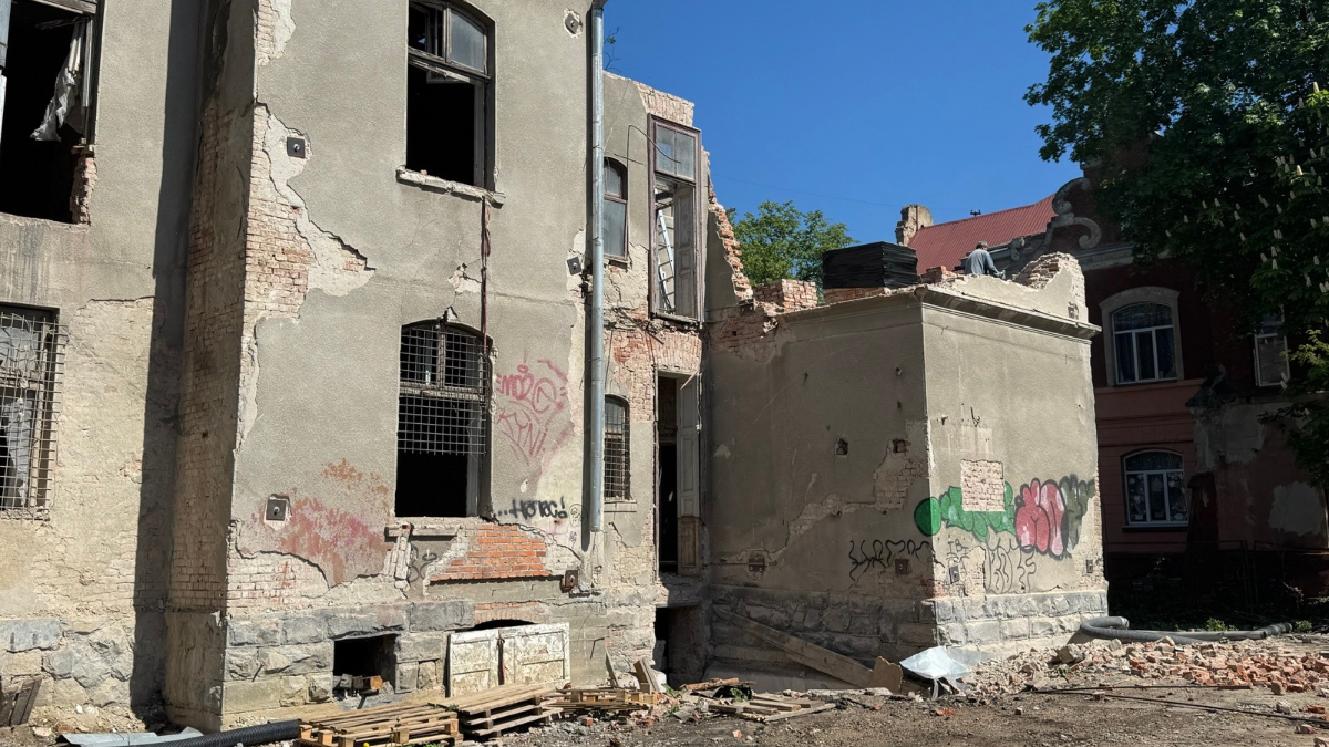 Тарнавського, 12