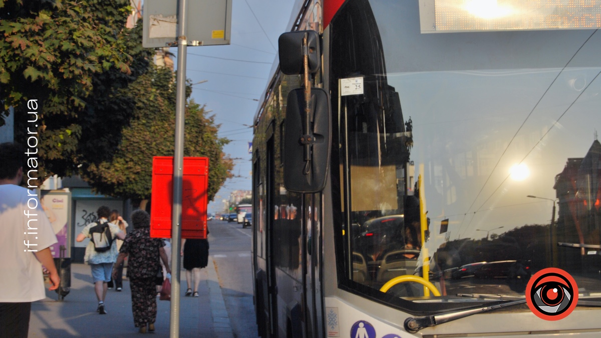 У Франківську комунальний транспорт курсує за зміненою схемою руху